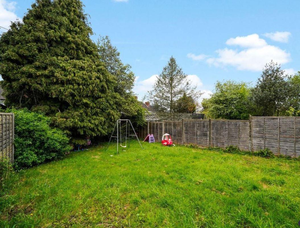 2 bed property in Dudley Road, Harrow